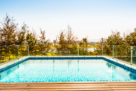 Cost of Glass Pool Fence Repair in Aventura, FL